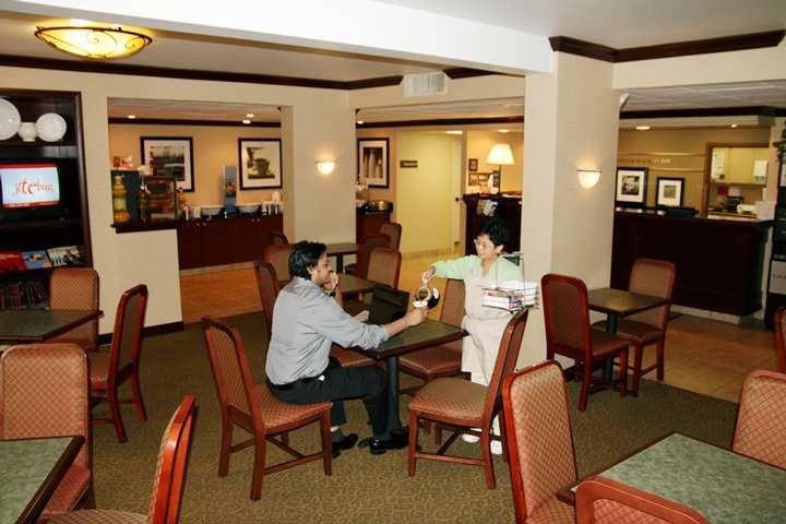 Hampton Inn 채플 힐 레스토랑 사진